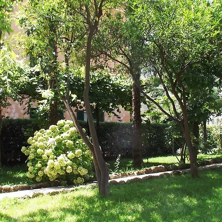 Aristocarli Bed & Breakfast Rome